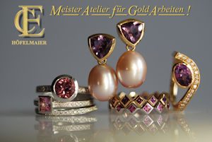Ringe und Ohrringe mit violetten Edelsteinen und Perlen